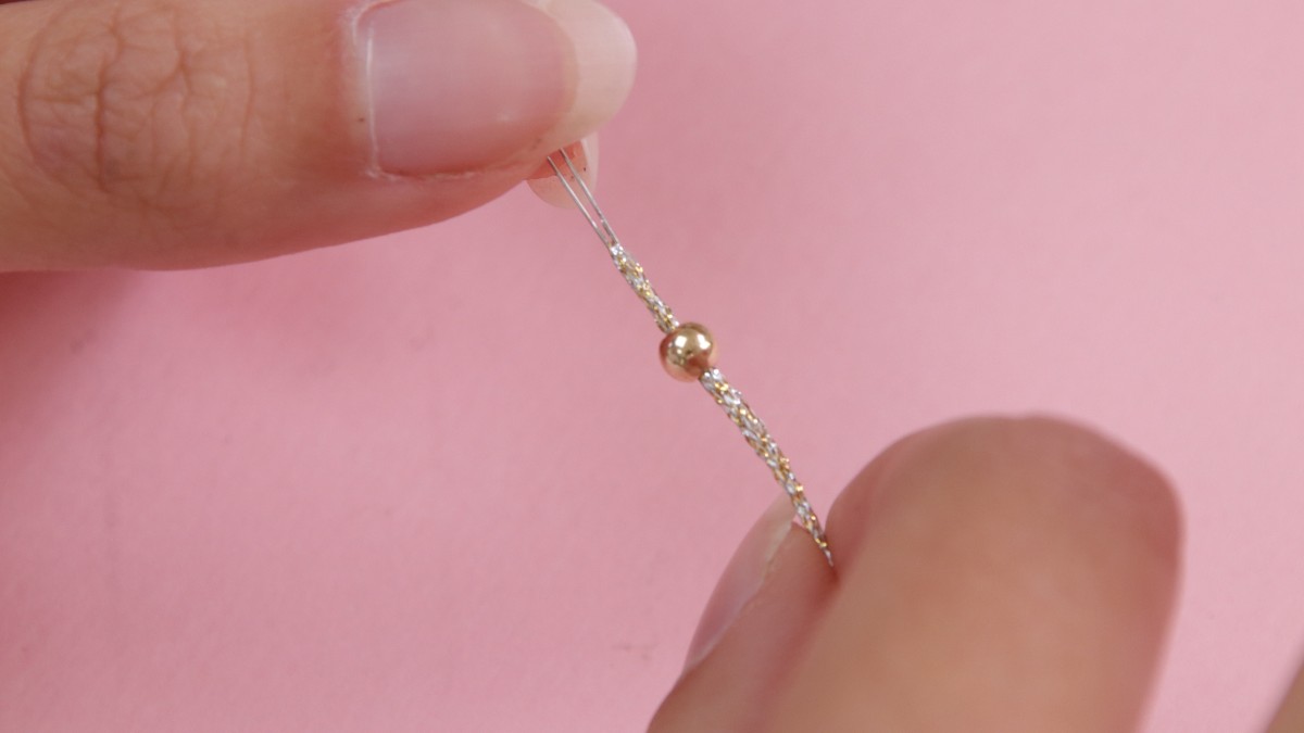 Bracelets EVJF avec fil métallisé et perles lettres : Etape 6