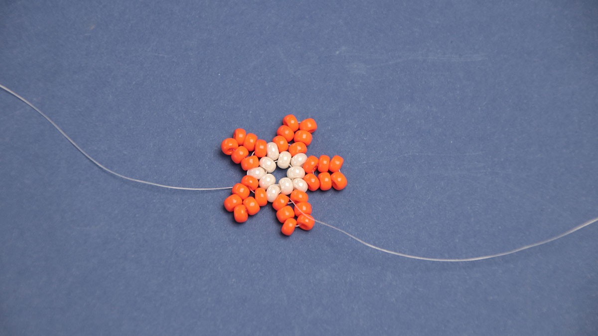 Boucles d'oreilles pendantes en étoile de mer : Etape 8