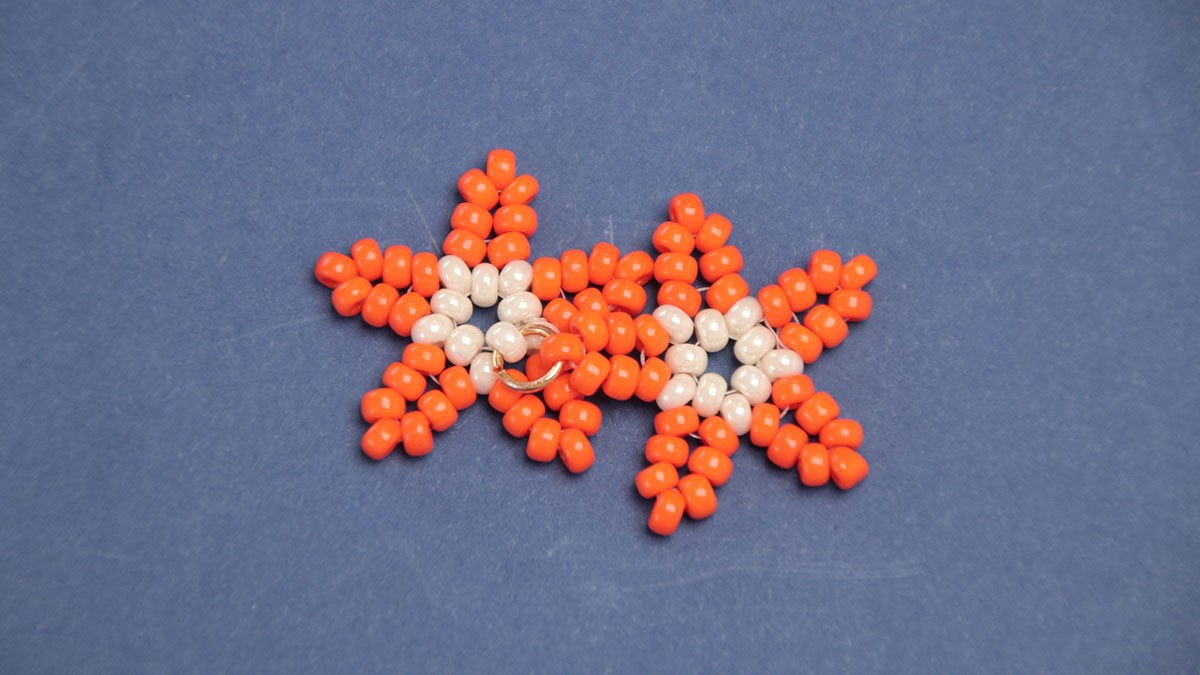 Boucles d'oreilles pendantes en étoile de mer : Etape 11