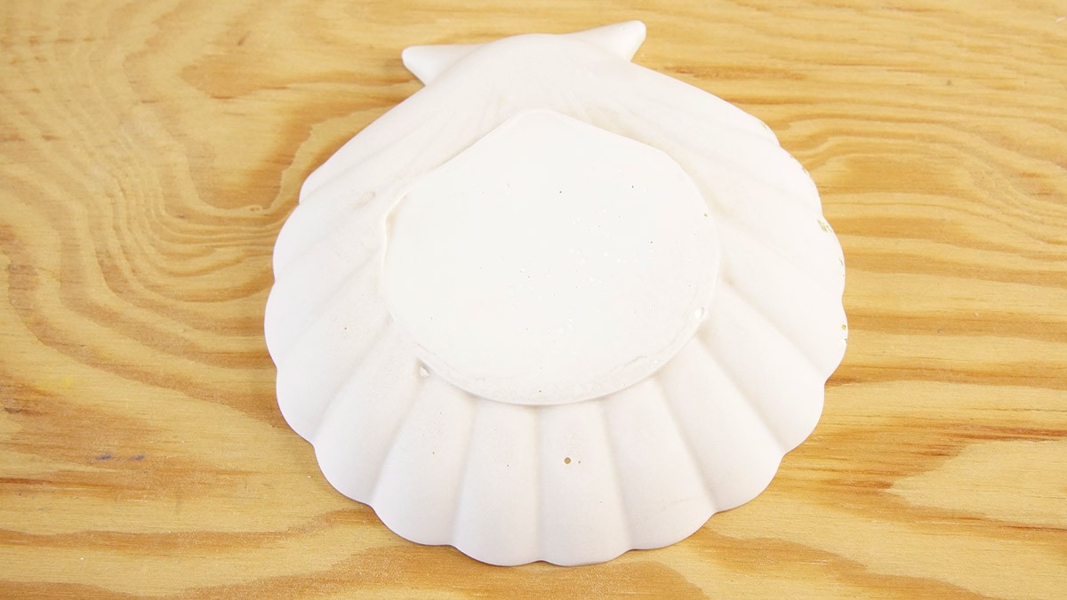 Coupelle coquillage et étoile de mer en Jesmonite et chips pailletés : Etape 5