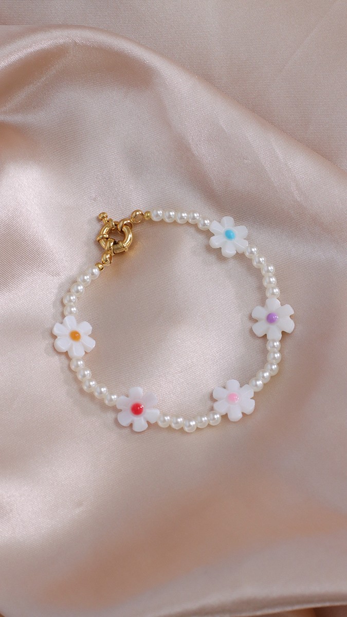 Bracelet marguerite et perles d'eau douce