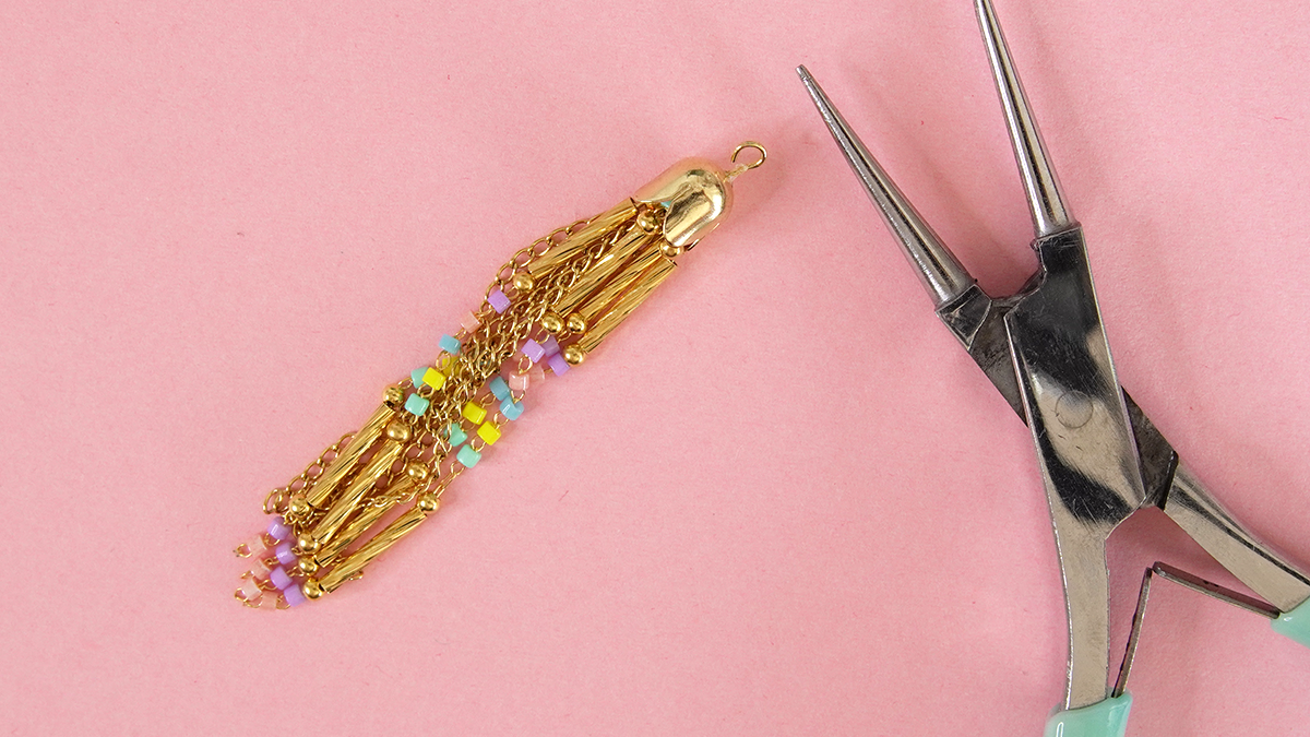 Boucles d'oreilles pendantes avec chaînes pastel : Etape 5