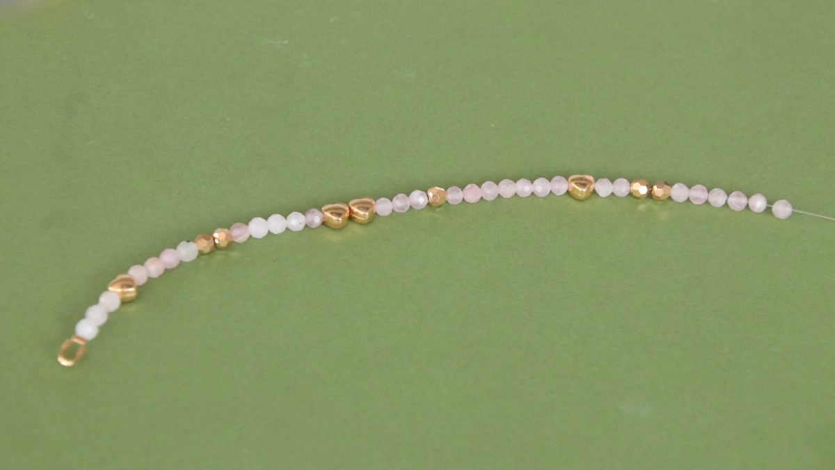 Bracelets fins en pierre naturelle rose : Etape 3