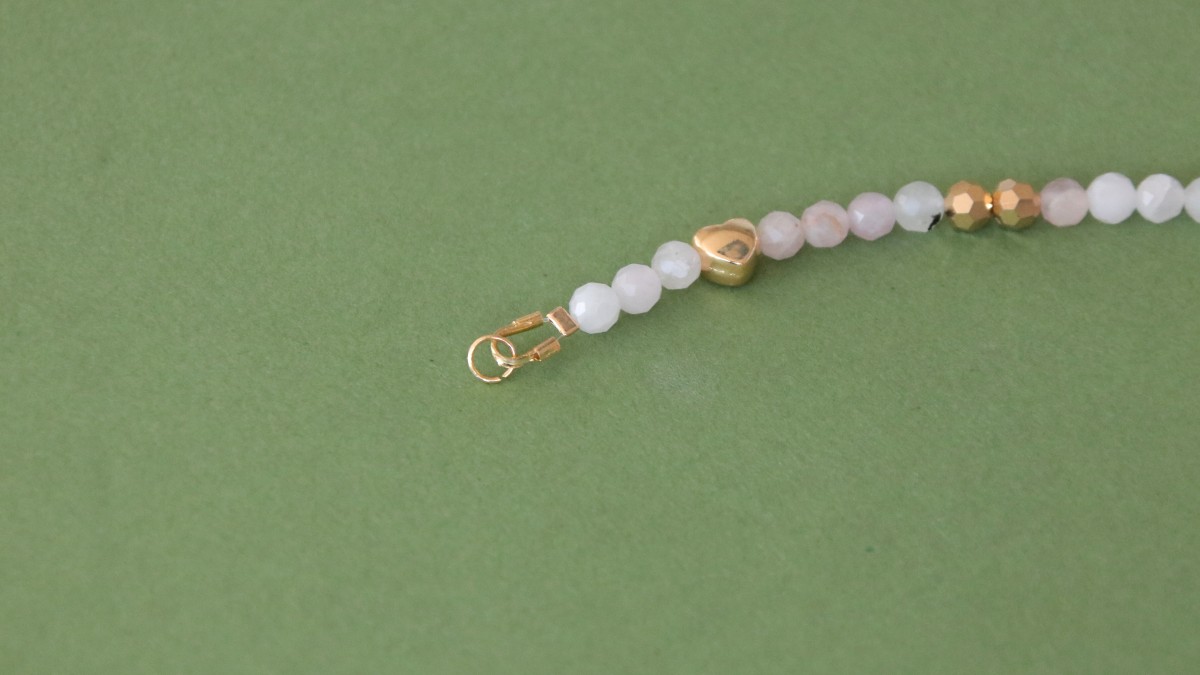 Bracelets fins en pierre naturelle rose : Etape 4