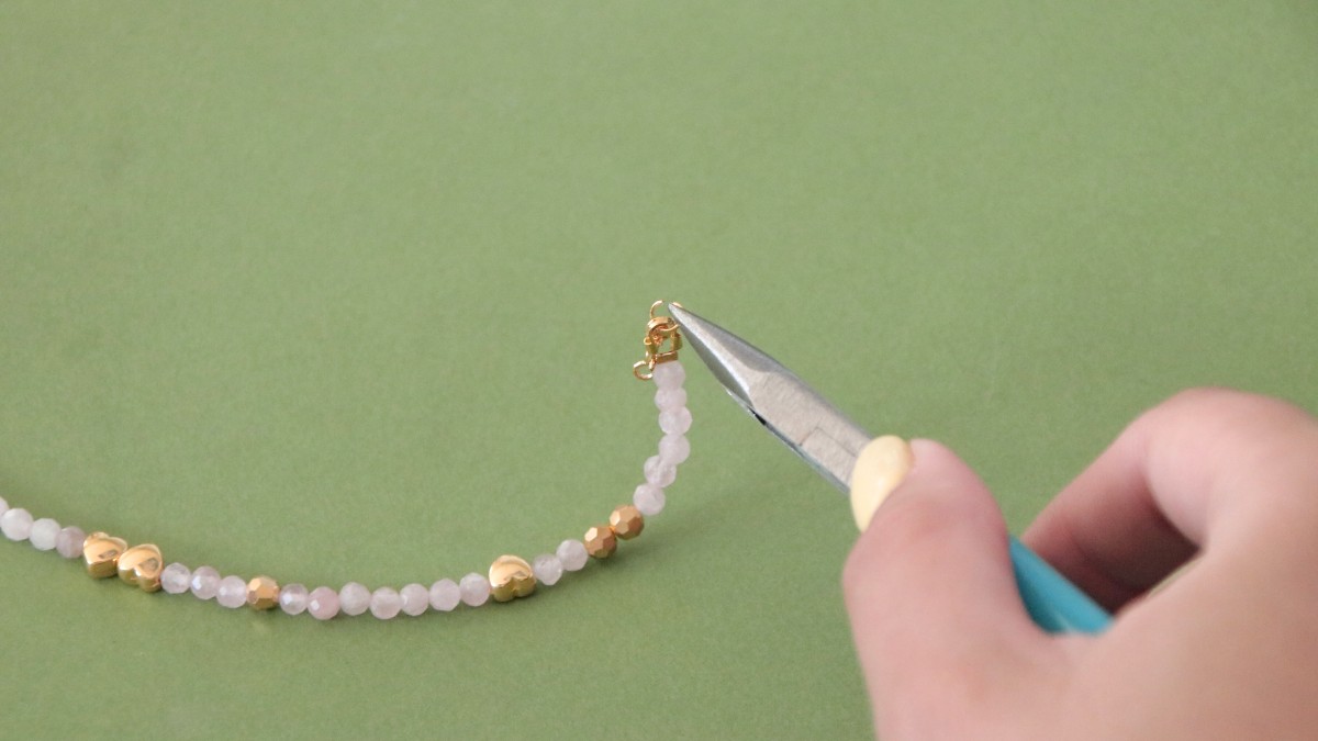 Bracelets fins en pierre naturelle rose : Etape 5