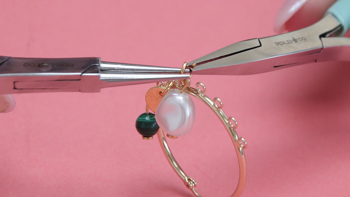 Créoles multi breloques avec pierres naturelles : Etape 6