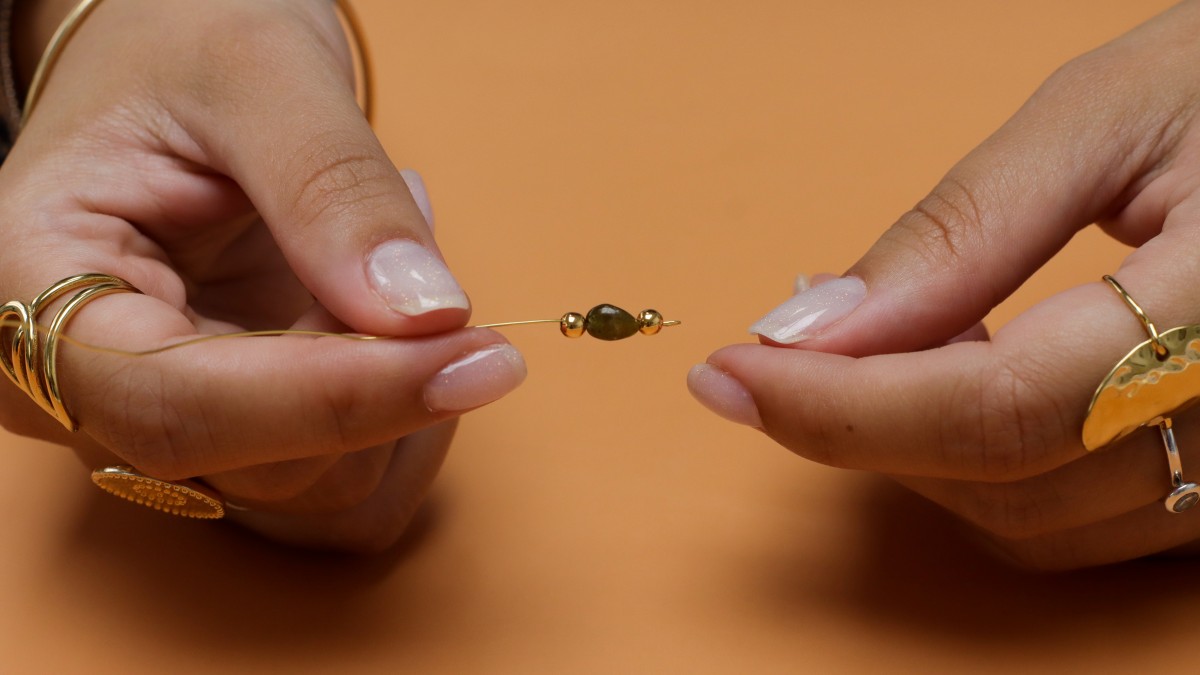 Colliers avec pierres naturelles et breloque lettre : Etape 3 Colliers avec pierres naturelles et breloque lettre : Etape 3