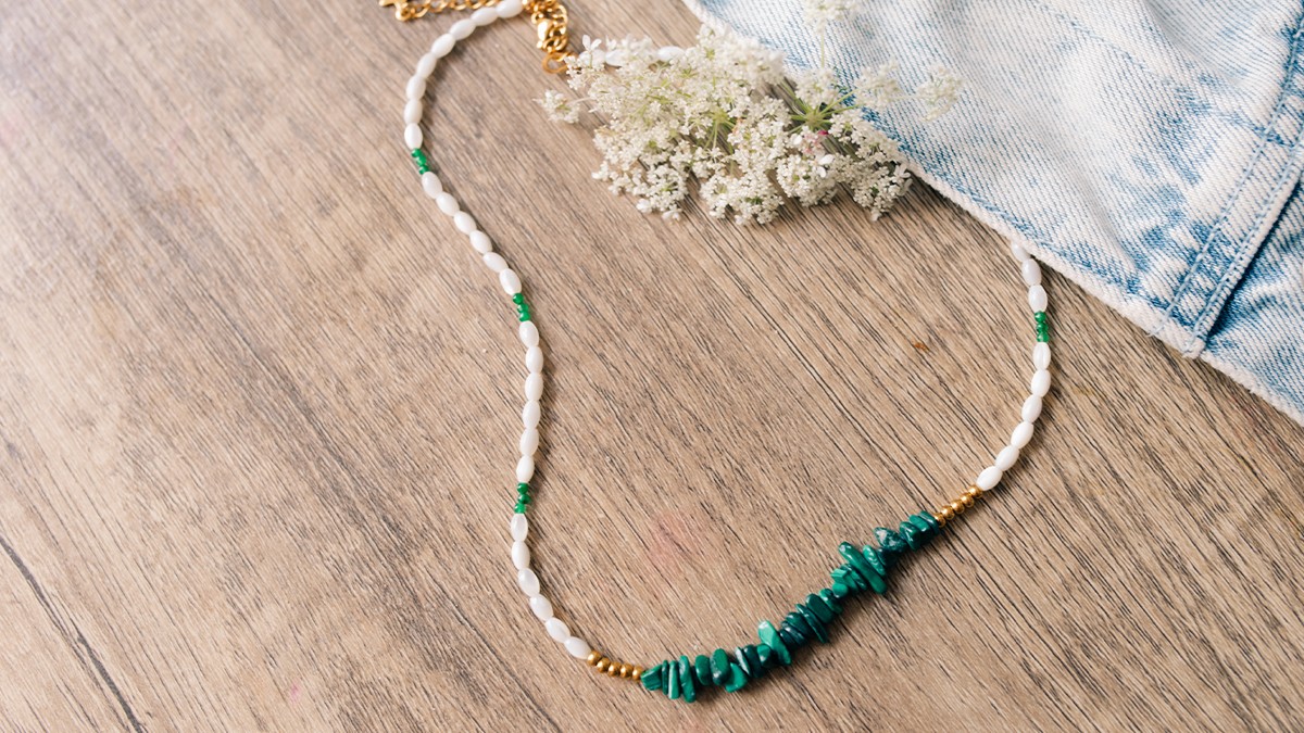 Collier de perles chips et nacrés