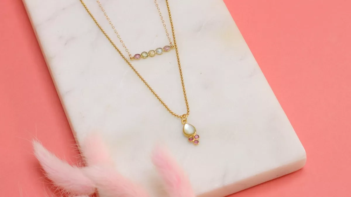 Schéma Colliers en pierres naturelles et nacre