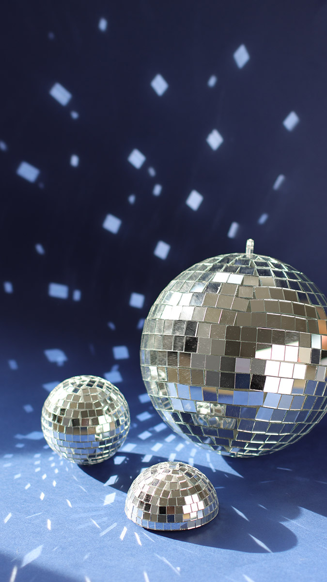 Schéma DIY Boules à facettes avec des miroirs autocollants