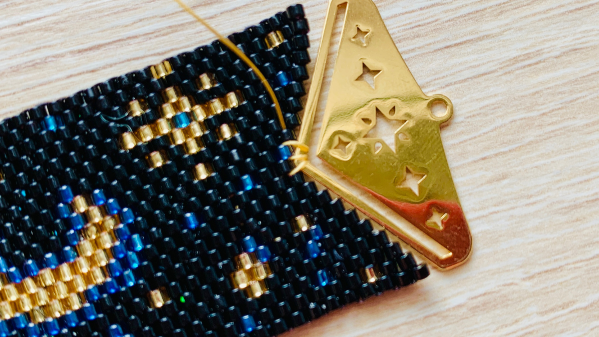 Bracelet peyote impair avec embouts de tissage Perles & Co : Etape 5