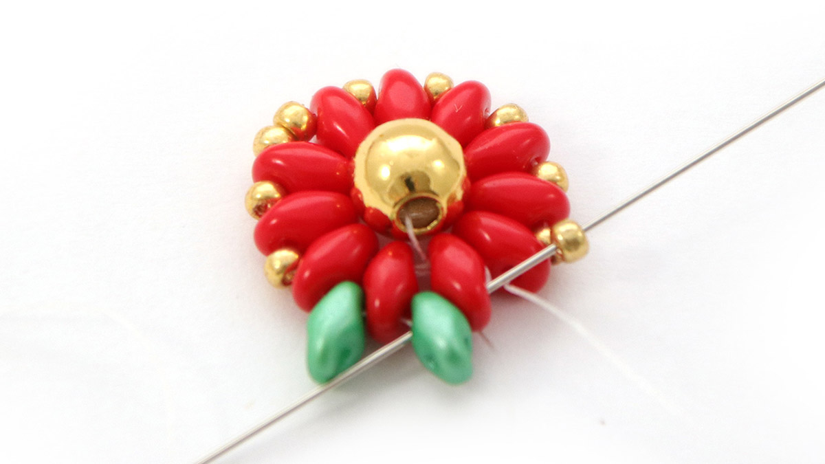 DIY Marque-Verre en perles SuperDuo Fleur de Noël : Etape 6