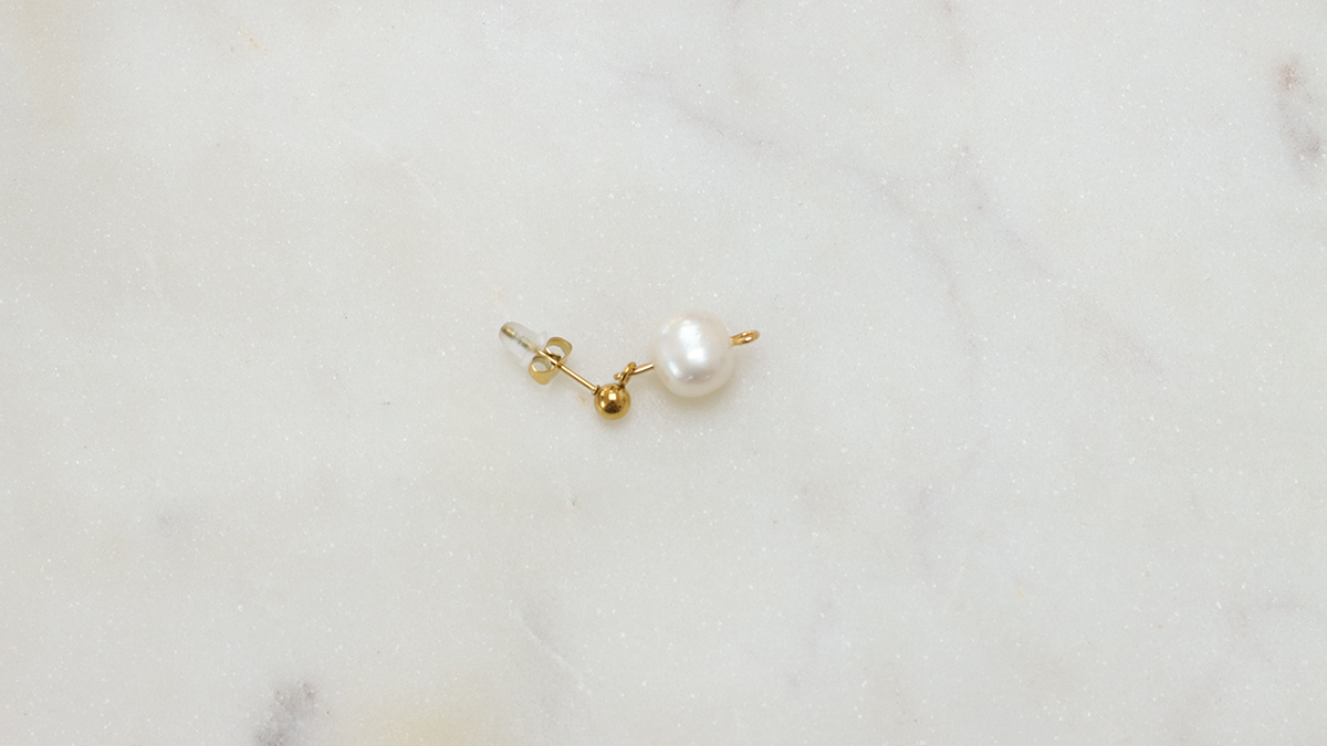 Boucles d'oreilles cascade en perles d'eau douce : Etape 2 Boucles d'oreilles cascade en perles d'eau douce : Etape 2