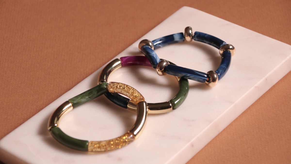 Schéma Bracelets élastiques avec perles tubes tendance Hiver Schéma Bracelets élastiques avec perles tubes tendance Hiver