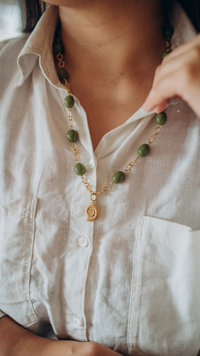 Schéma Sautoir en perles olives kaki