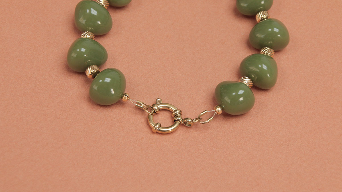 Bracelet perles résine kaki : Etape 5