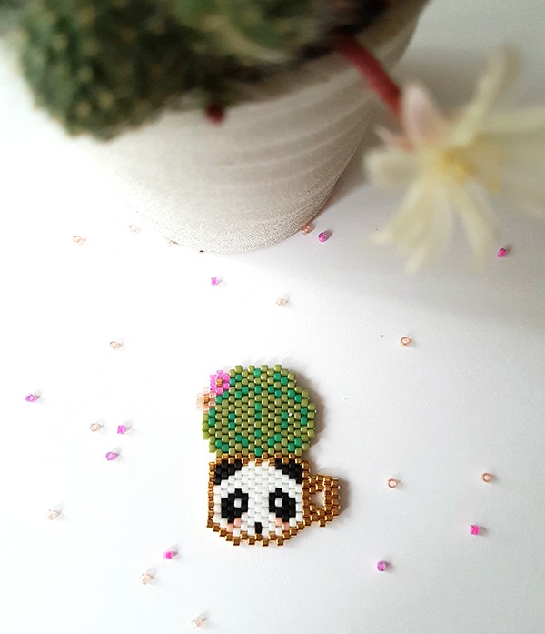 Schéma Broche Tasse panda et cactus en perles Miyuki avec un tissage brick stitch
