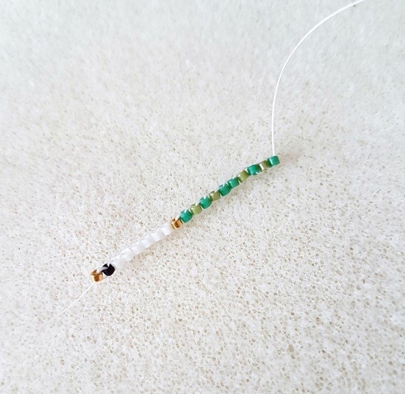 Broche Tasse panda et cactus en perles Miyuki avec un tissage brick stitch : Etape 1