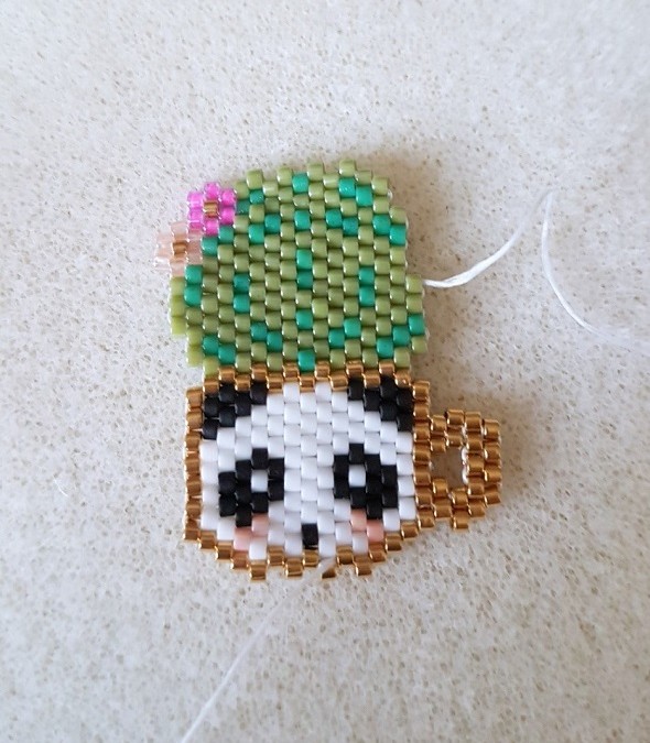 Broche Tasse panda et cactus en perles Miyuki avec un tissage brick stitch : Etape 8