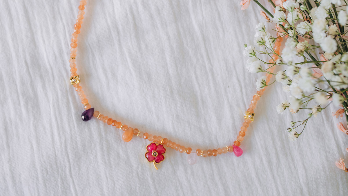 Schéma Collier Bohème coloré en pierres gemmes Schéma Collier Bohème coloré en pierres gemmes