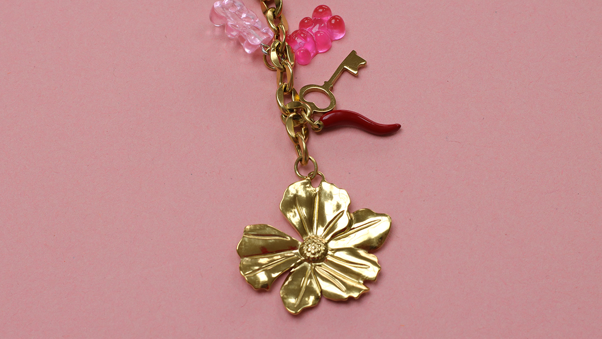 Bijou de sac avec pendentif lettre et serpent : Etape 7