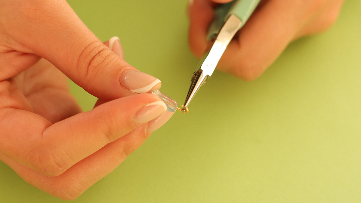 Colliers roses et verts avec pendentif papillon et perles fleurs : Etape 9