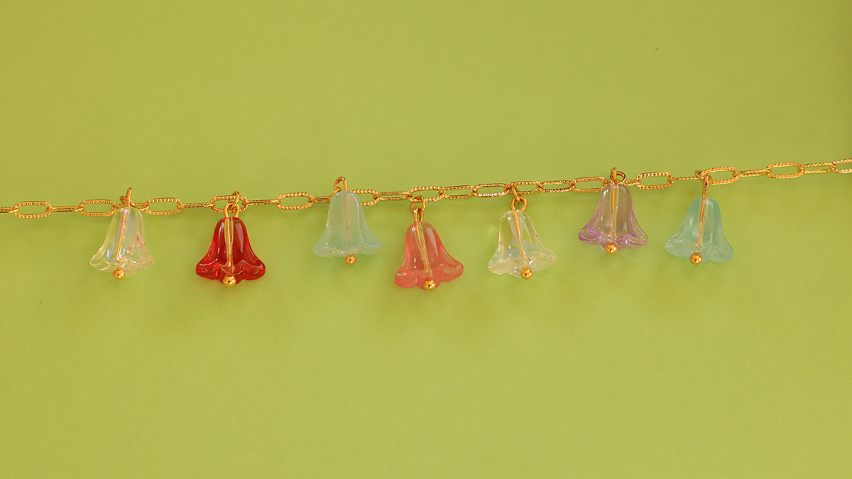 Colliers roses et verts avec pendentif papillon et perles fleurs : Etape 11