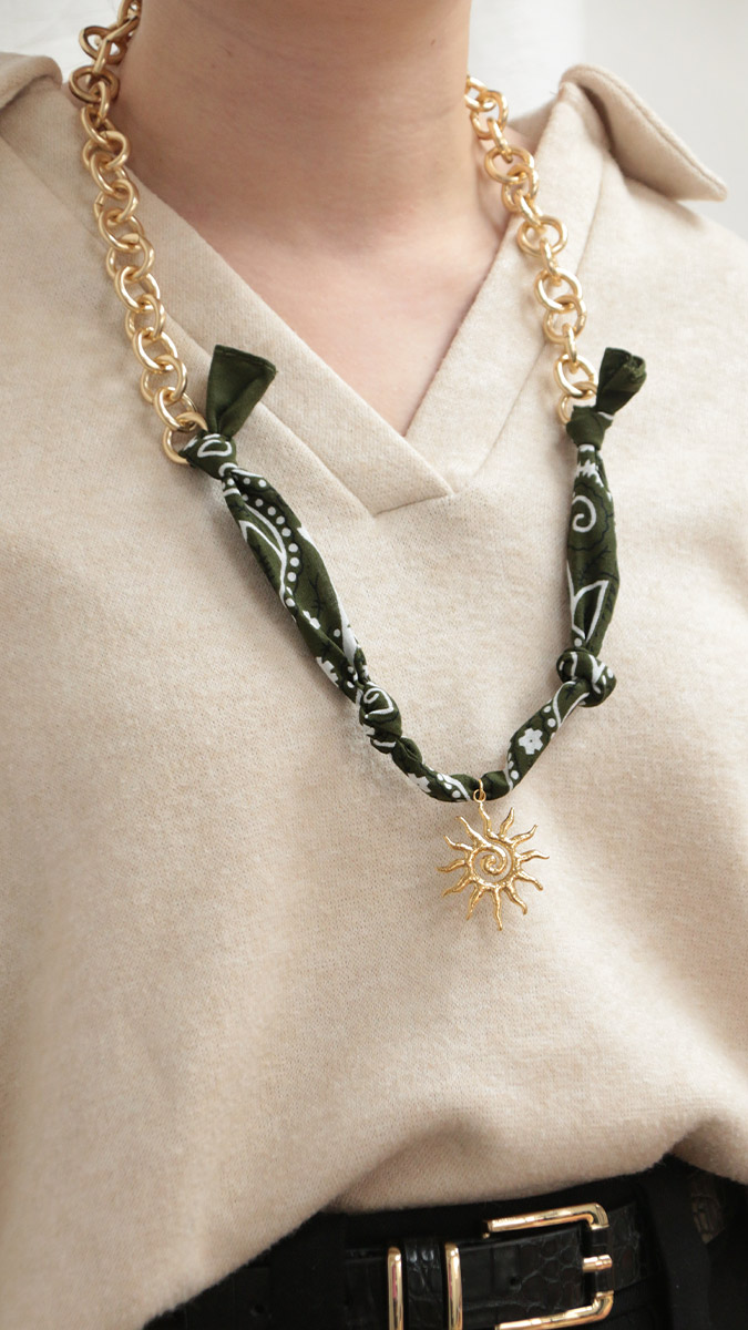 Schéma Collier Bandana Femme pendentif soleil