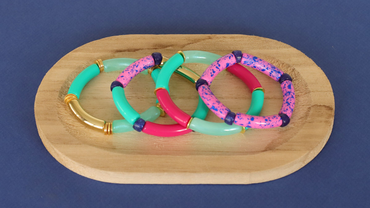 Bracelets Perles Tubes incurvés Bleu Nuit Turquoise et Roses : Etape 3