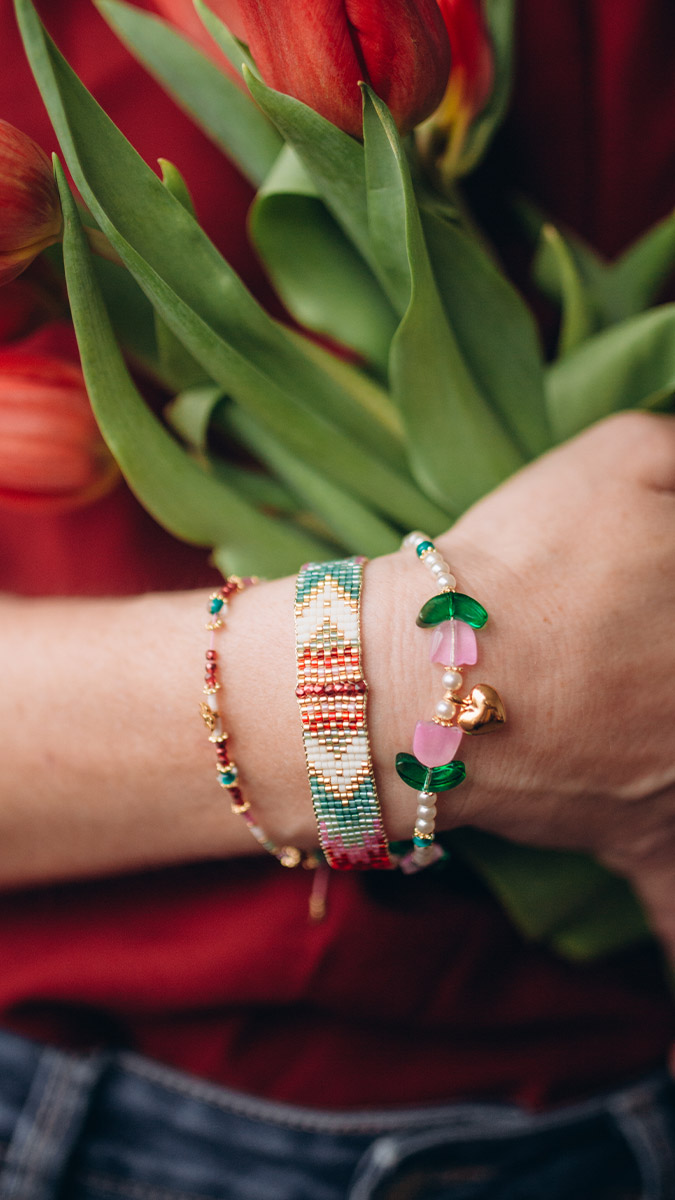 Schéma Bracelet Miyuki Delica 11/0 au métier à tisser rouge rose et vert