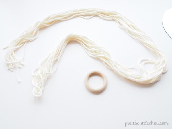 DIY miroir suspendu macramé et perles en bois tendance : Etape 1