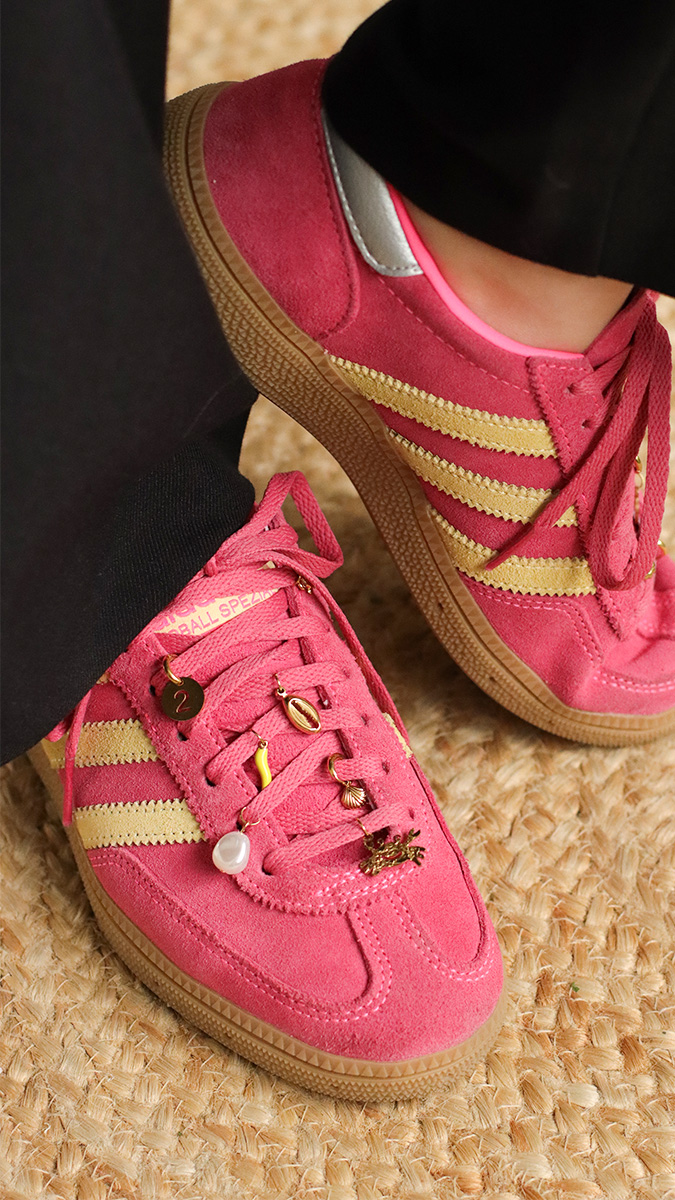 DIY : Customiser des baskets avec des breloques
