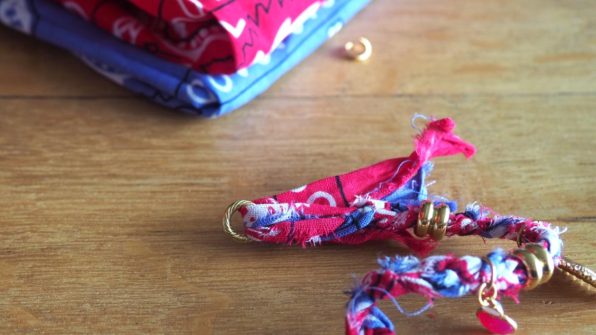 Tuto bracelet Bandana avec breloques charms : Etape 4