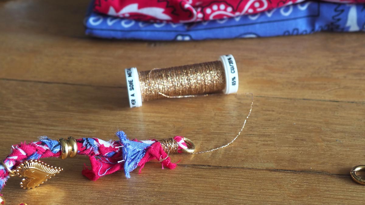 Tuto bracelet Bandana avec breloques charms : Etape 5