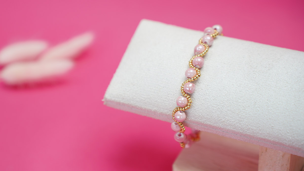Schéma Bracelet perles en céramique rose tissage vagues