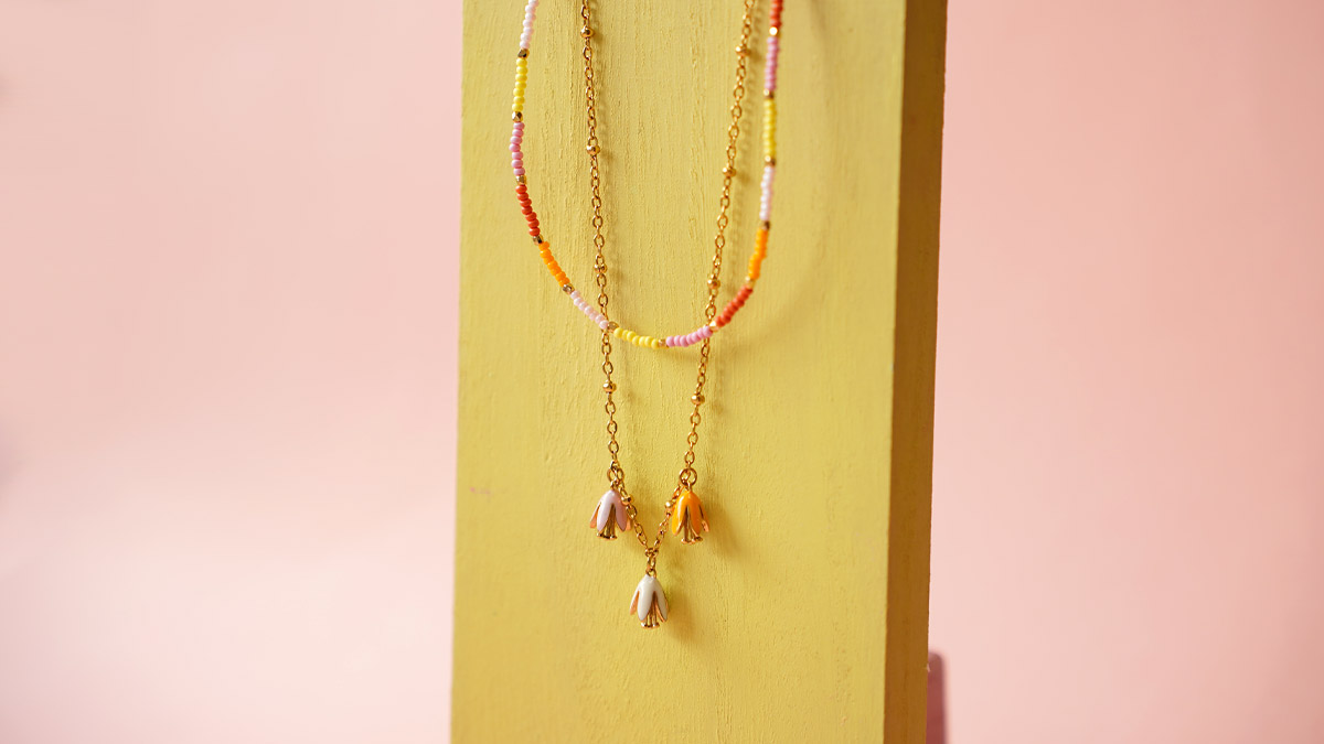 Schéma Collier en perles de rocailles multicolores