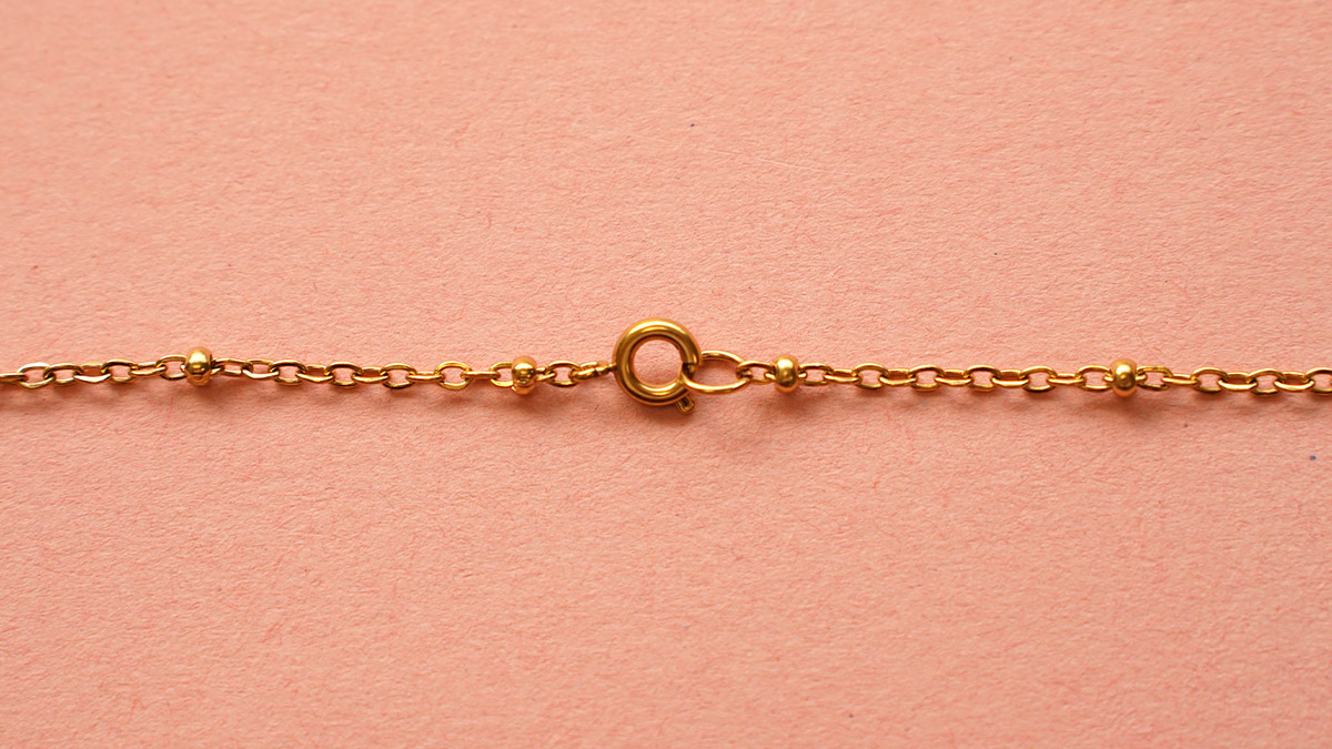 Collier en perles de rocailles multicolores : Etape 2