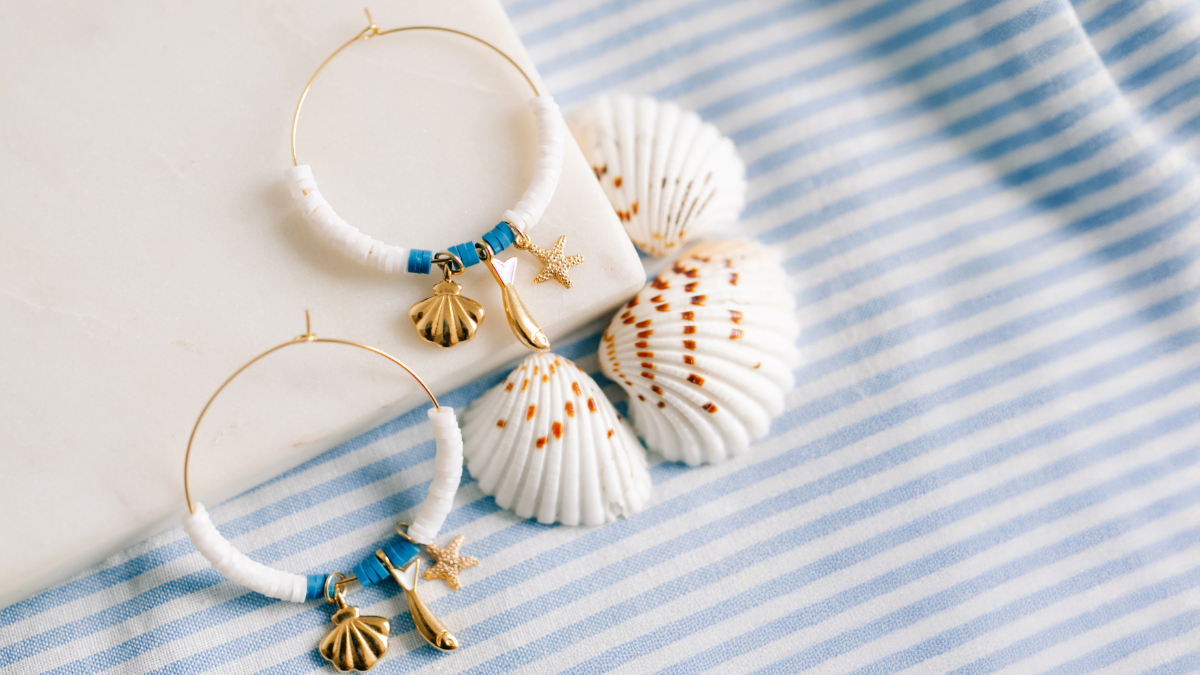 Créoles d'été en perles Heishi et breloques