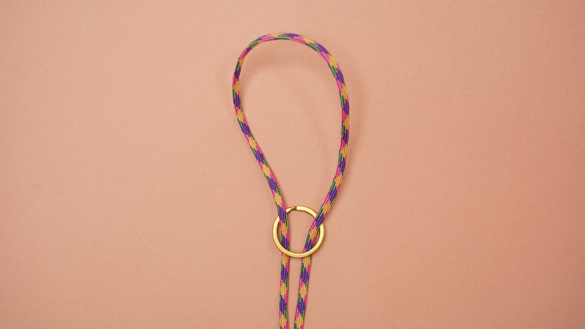 Bijou de sac été avec cordon paracorde : Etape 1