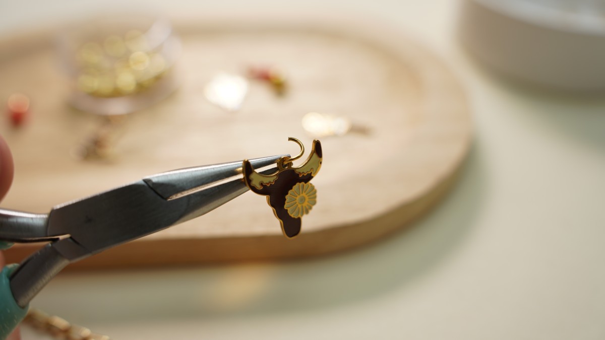 Collier charms cowgirl : Etape 3