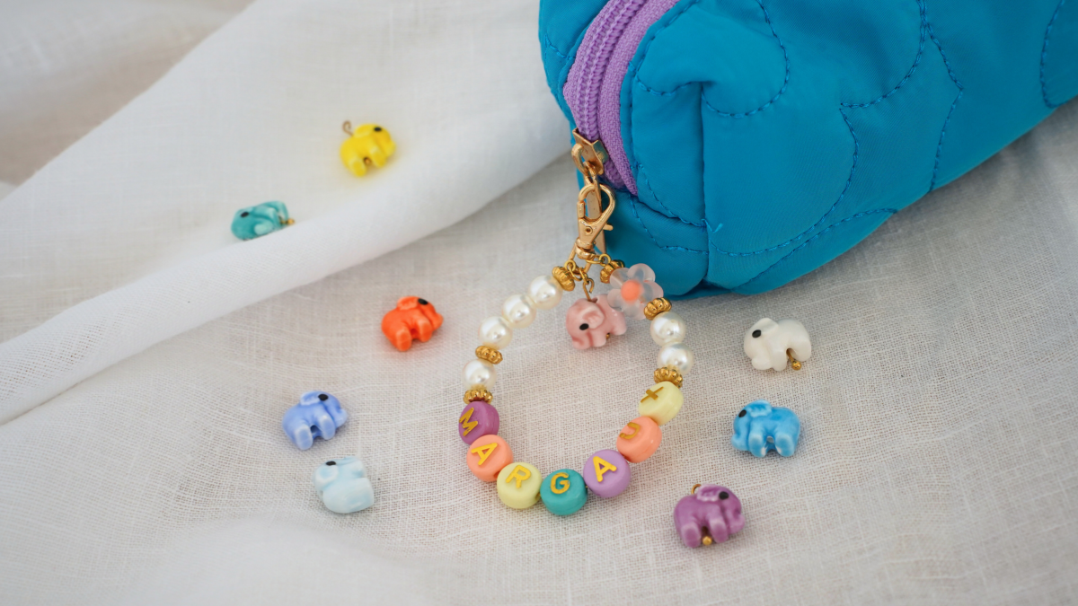 Porte-clé personnalisé prénom avec des perles lettres Porte-clé personnalisé prénom avec des perles lettres