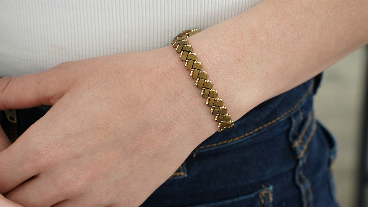 Schéma Bracelet 1 chevron avec des perles Miyuki Half Tila Schéma Bracelet 1 chevron avec des perles Miyuki Half Tila