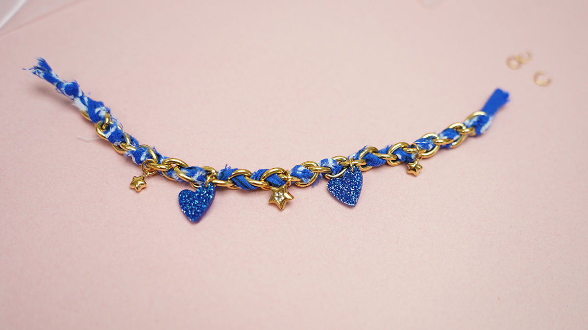 Bracelet chaîne et bandana bleu : Etape 6