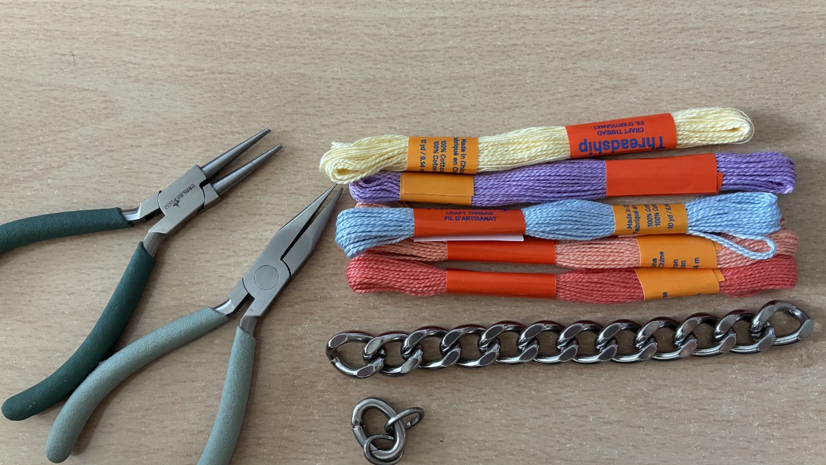 Bracelet en acier inox et fil coton pastel tressé : Etape 1