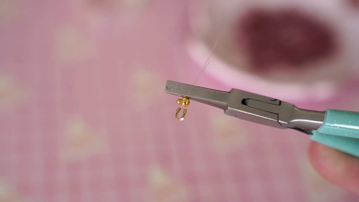 DIY stacking de colliers avec pierres gemmes, perles Miyuki et cordon : Etape 1 DIY stacking de colliers avec pierres gemmes, perles Miyuki et cordon : Etape 1