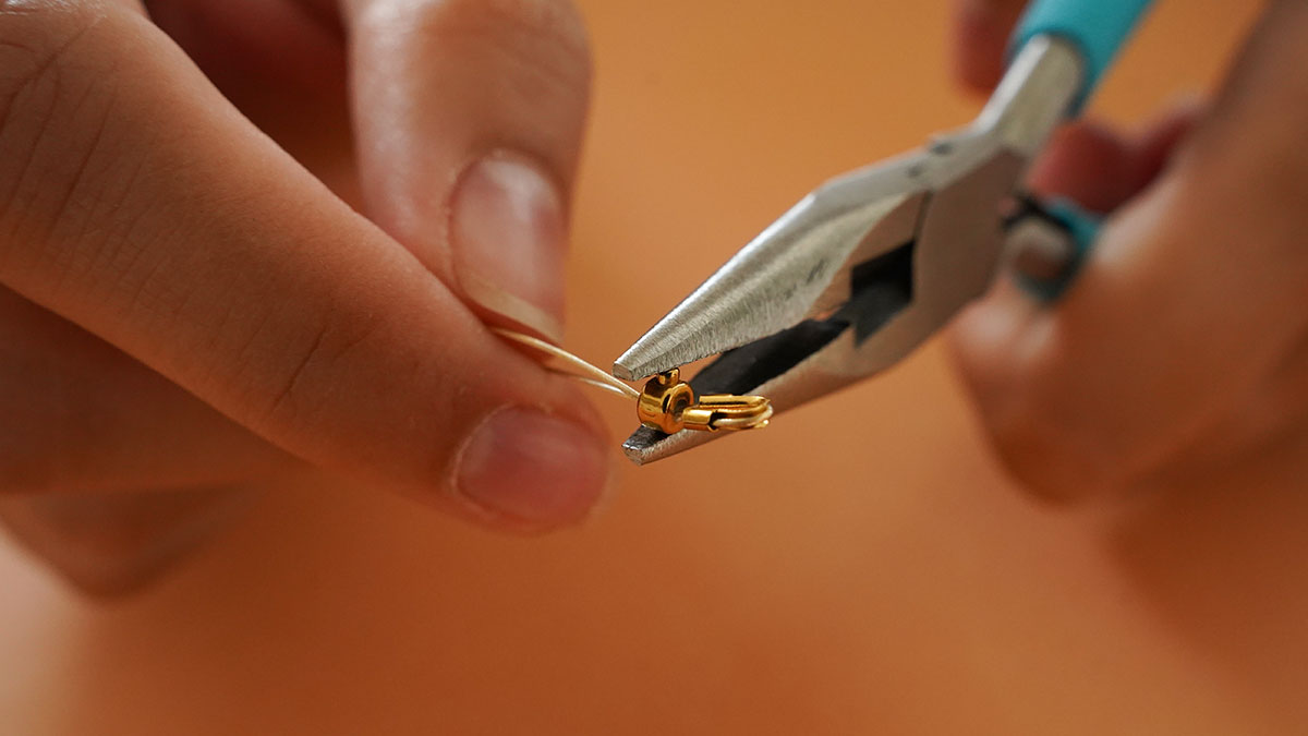 Bracelet en pierres naturelles et perle fleur : Etape 2
