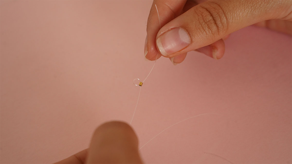 Bracelet en perle Miyuki Delica à nouer : Etape 1 Bracelet en perle Miyuki Delica à nouer : Etape 1