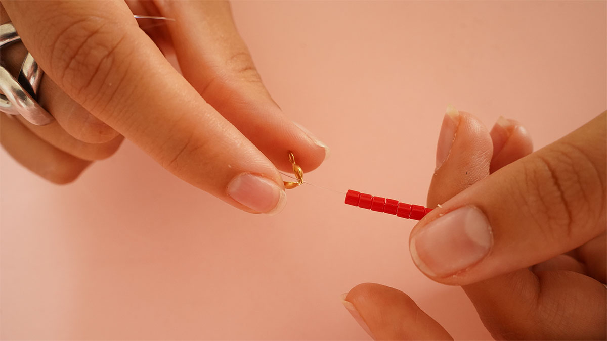 Bracelet en perle Miyuki Delica à nouer : Etape 4 Bracelet en perle Miyuki Delica à nouer : Etape 4