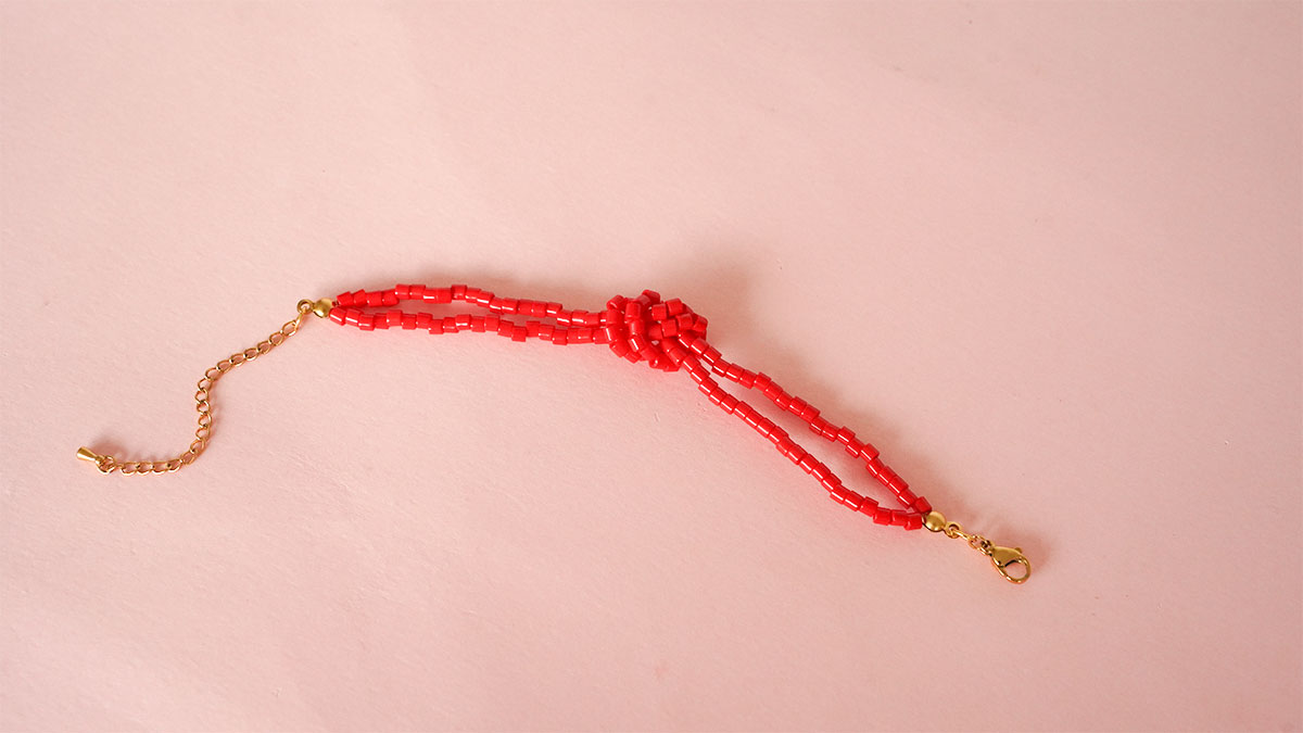 Bracelet en perle Miyuki Delica à nouer : Etape 10 Bracelet en perle Miyuki Delica à nouer : Etape 10