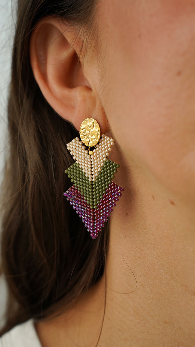 Boucles d'oreilles triangles tissées avec des perles Miyuki Delica